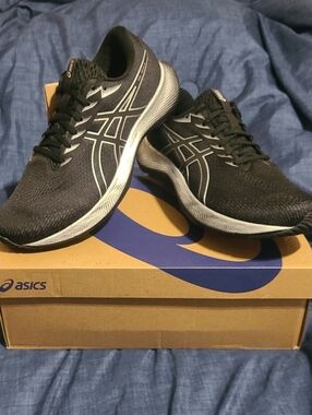 Asics Gel Saiun 2 "Black/Pure Silver" New In Box! Men 10.5/Women 12